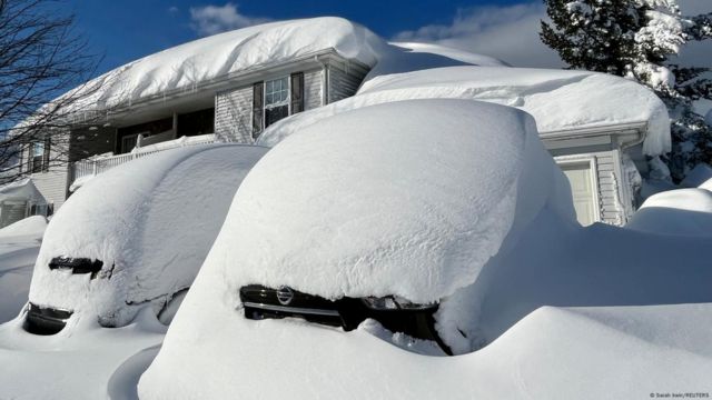 Massive November Snowstorm Blankets Rockies, Disrupts Travel with Feet of Snowfall