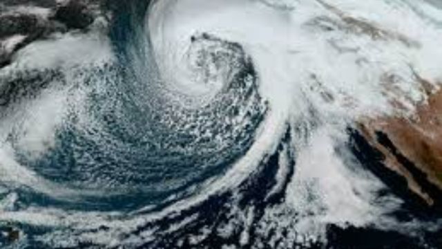 Powerful Storm Slams West Coast Heavy Rains and High Winds Hit California, Washington, and Oregon