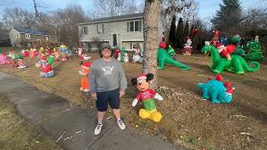 Heartfelt Tribute: South Kingstown Teen Honours Late Classmate with Touching Christmas Display