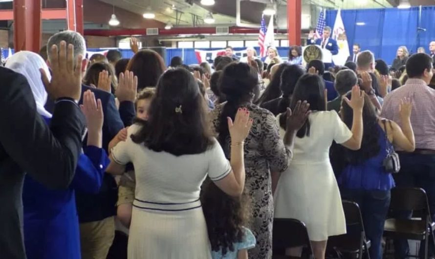 Illinois State Fair Hosts Naturalization Ceremony for Nearly 400 New Citizens