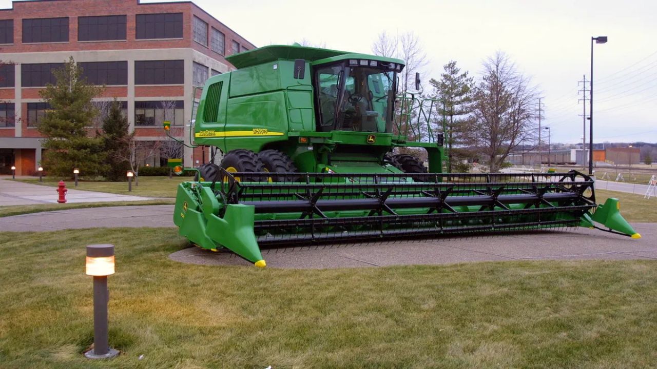 John Deere to Lay Off 238 Workers Across Three Midwest Factories