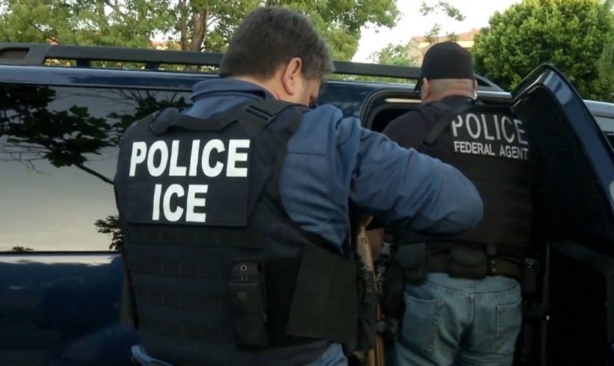 Signing Bonus, Loan Forgiveness and Six-Figure Salaries: Americans Flock to Join Beefed-Up ICE