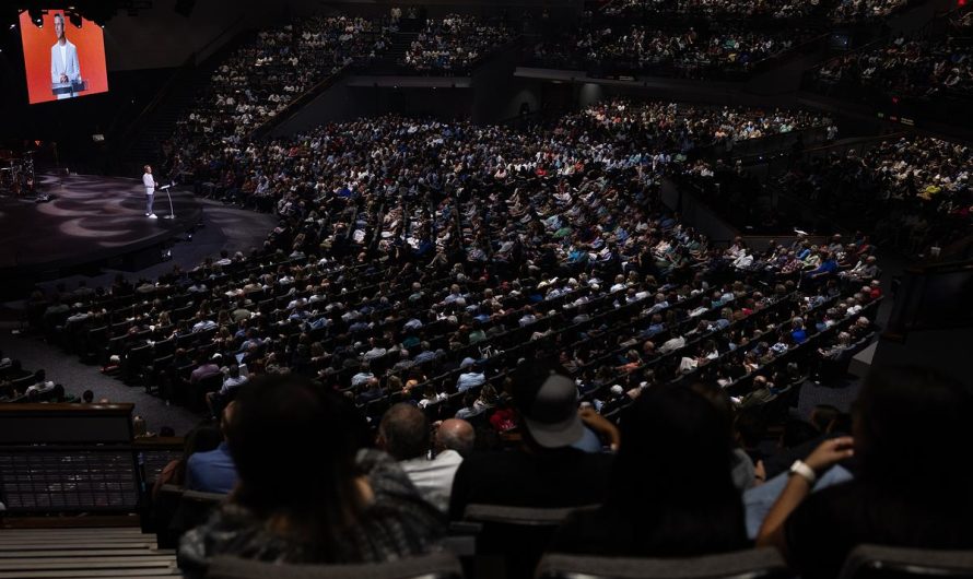 4,000 gather in Southlake to commission Gateway Church’s new lead pastor