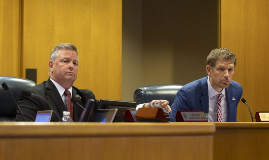 Tarrant County commissioners consider cutting more than 100 Election Day voting sites