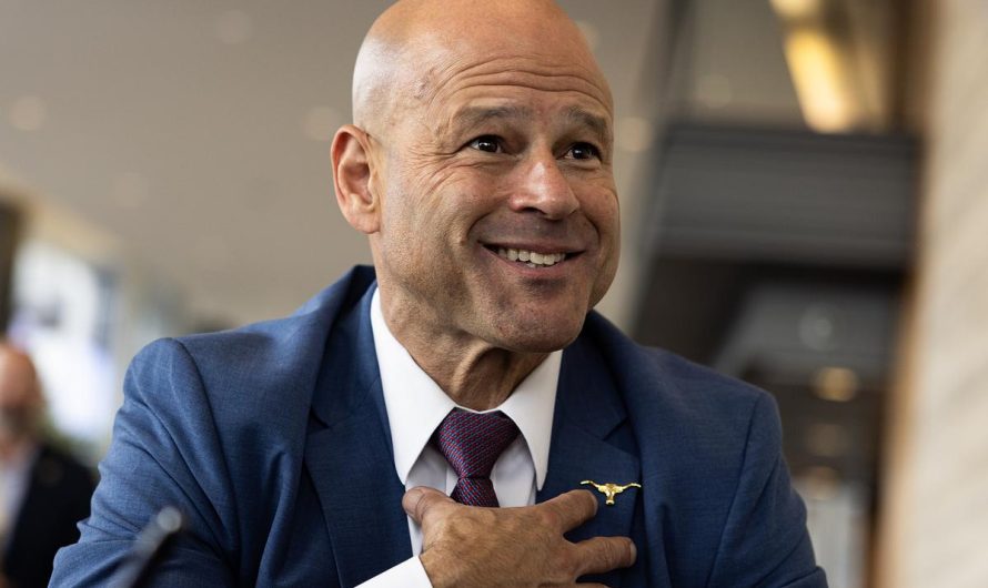 Eddie García vows to strengthen public trust, crack down on crime as Fort Worth police chief