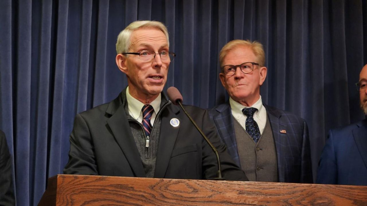 Illinois Business Climate Struggles as Legislator Warns State Policies Are Driving Investment Away