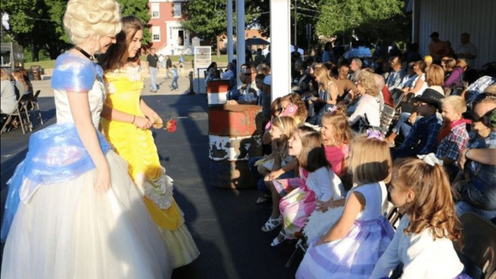 Mount Pulaski Fall Festival 2025 in Illinois Dates, Food Vendors, and Live Entertainment (1)