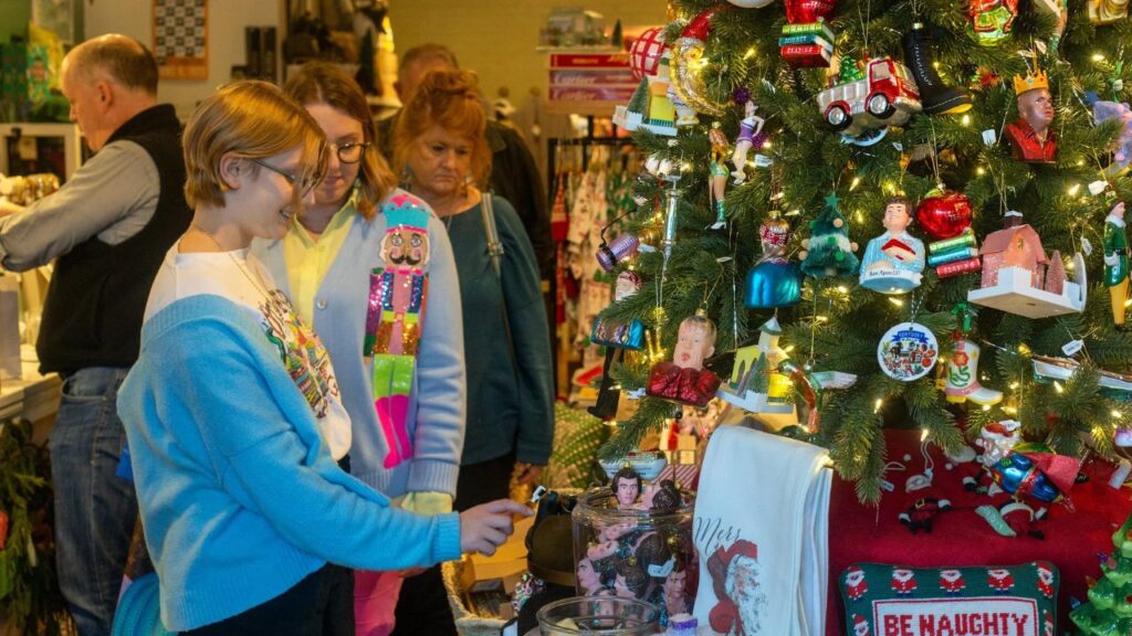 Louisville JingleFest 2025 Dates, Timings, Location, and Early Shopper Deals (1)