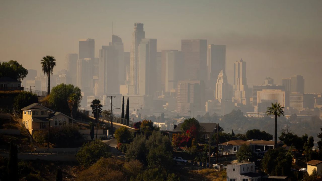 Air Pollution Reaches Unhealthy Levels in Parts of California and Oregon, Officials Urge Caution for Sensitive Groups