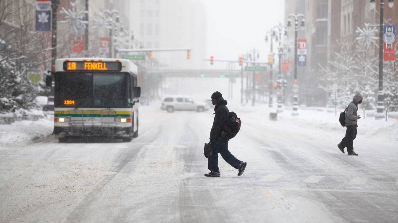 Chicago, Detroit, and Atlanta Brace for Early Winter as Arctic Blast Hits U.S.