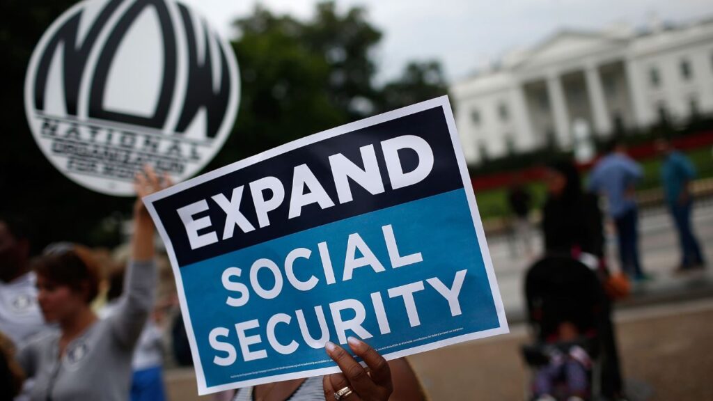 “Emergency Lifeline” for Seniors $200 Social Security Boost Proposed in Senate (1)