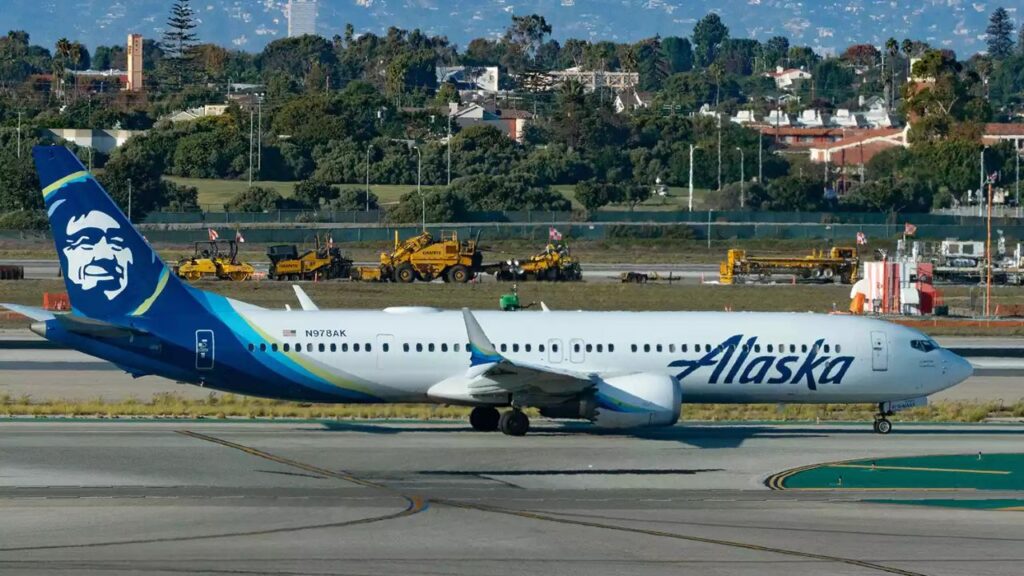 Ex-Pilot Who Tried to Disable Plane Engines on Flight From Washington to California Avoids Prison (1)