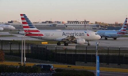 FAA Orders Flight Reductions at 40 Major U.S. Airports Amid Record Government Shutdown