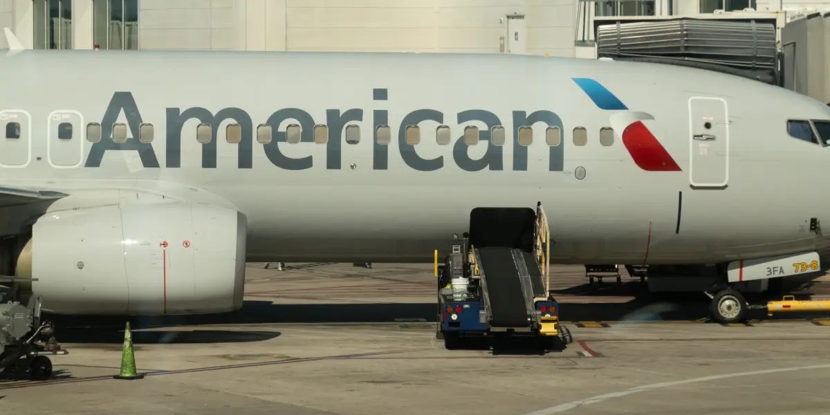 FAA Reports Flight from Orlando to Phoenix Makes Emergency Landing in Houston