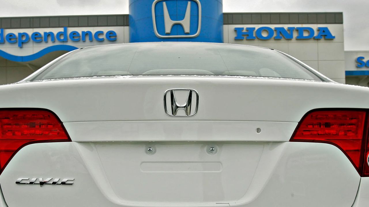 Honda Civic Recall Affects Hundreds of Thousands of Vehicles Due to Wheel Defect