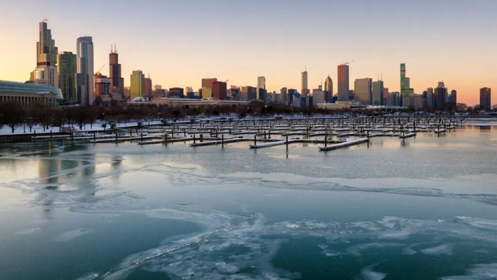 Lake-Effect Snowstorm to Slam Chicago with Up to 18 Inches and 30 MPH Gusts (1)