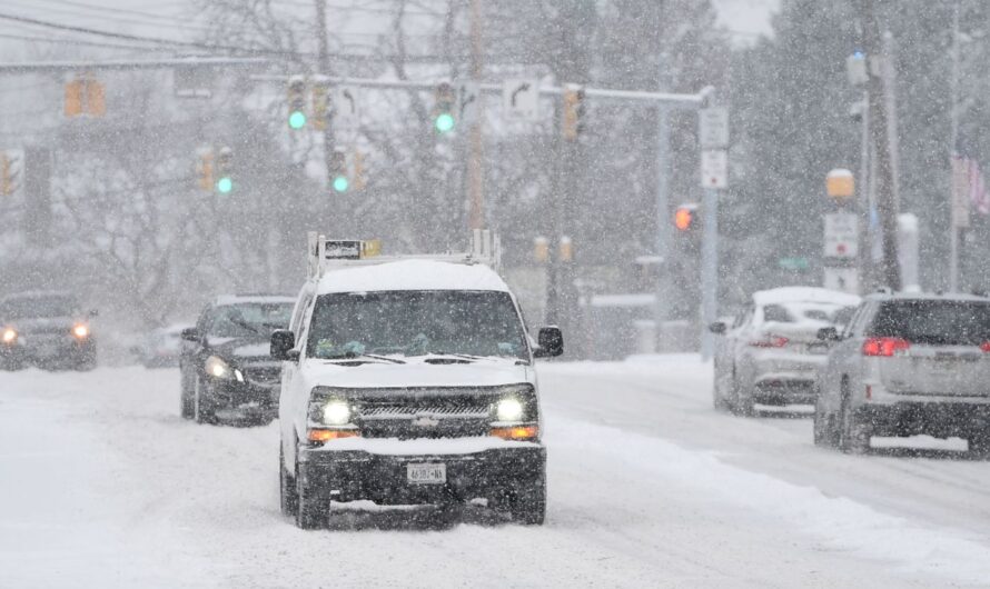 Lake-Effect Snowstorm to Slam Chicago with Up to 18 Inches and 30 MPH Gusts