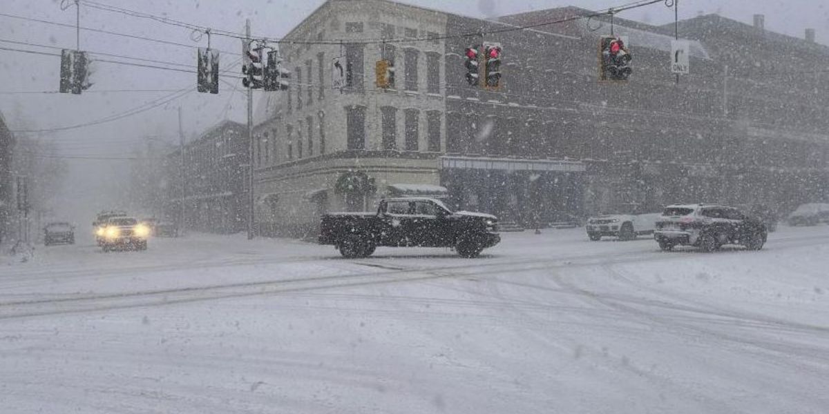 Major Winter Storm Prompts Widespread Alerts Across Northern U.S. Ahead of Weekend Travel