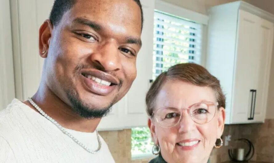 Mesa Woman Celebrates 10th Thanksgiving with Teen from Accidental Text