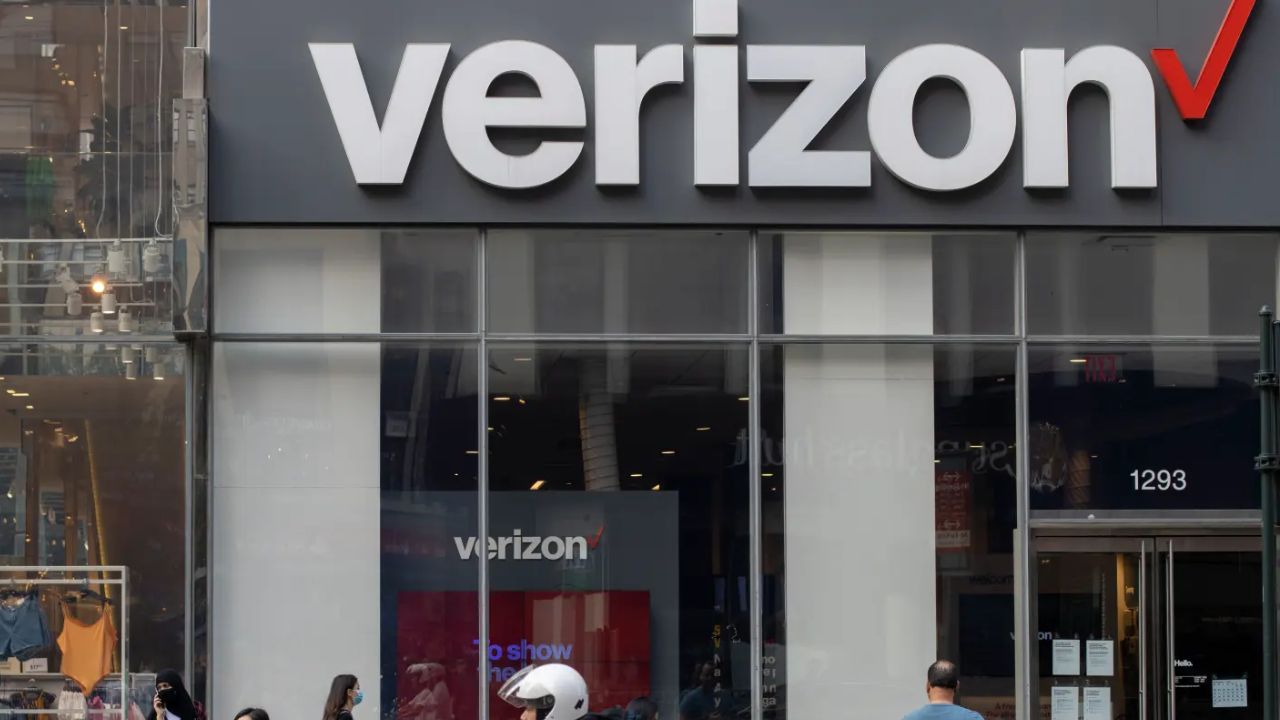 Verizon to Cut 15,000 Jobs in Largest Workforce Reduction in Company History