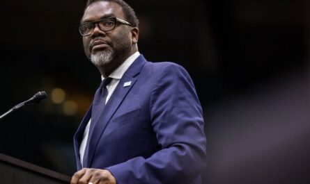 Chicago Mayor Revises Corporate Head Tax Amid Criticism from Republicans