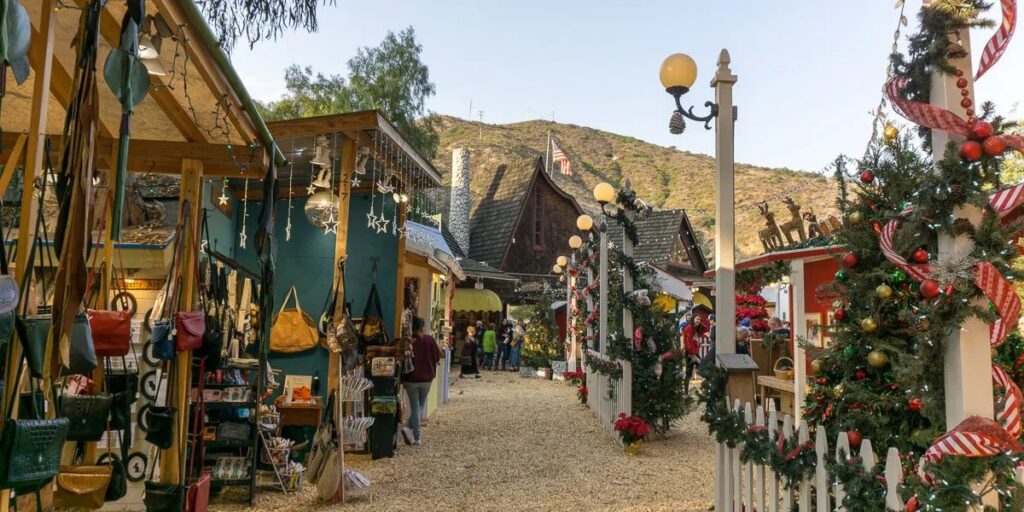 Laguna Beach Winter Fantasy Festival 2025 Weekend Schedule, Artists, Activities, Food, Rides and Entertainment (1)