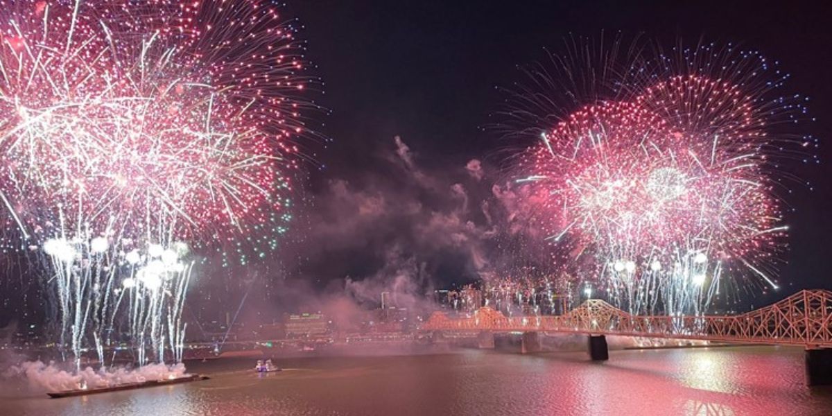 New Year Fireworks Louisville 2025 Details, Viewing Areas, and Nearby Events