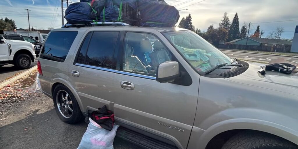 Three Adults Arrested in Vancouver after Children and Dogs Found Living in Trash-Filled, Drug-Laden Car (1)