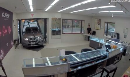 Eight Young Suspects Arrested After Jewelry Store Burglary Leads to Two Multi-Vehicle Crashes in Anaheim and Fullerton