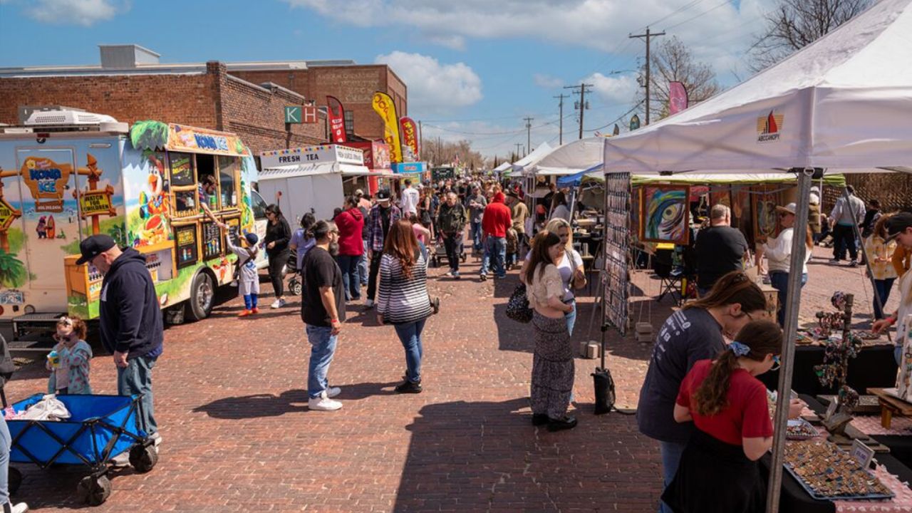 Red Brick Road Food Truck and Art Festival Returns Enid in 2026 With 30 Food Trucks, Live Music and Local Art