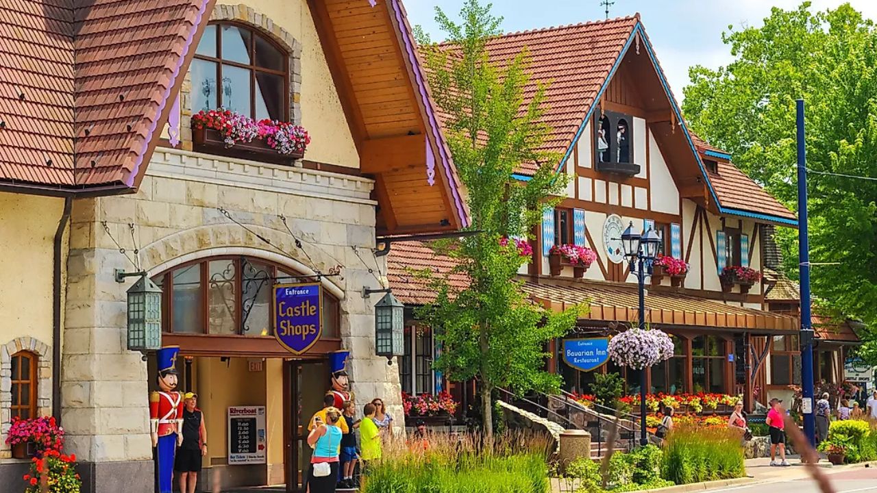 These Michigan Towns Feel Straight Out of Europe—But They’re Right Here in the U.S.