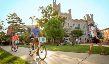 Why Charleston Is Being Called the Best College Town in Illinois