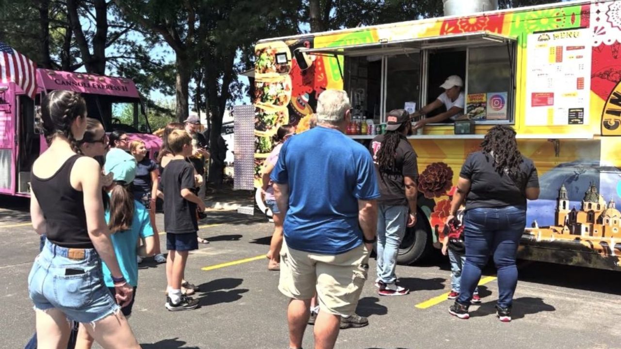 Massive Food Truck Festival With Cotton Candy, NM Flavors & Craft Drinks Is Coming to Albuquerque