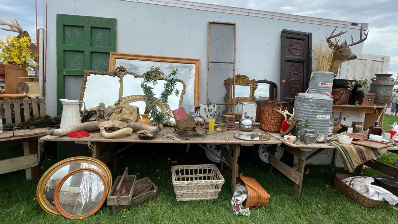 Elkhorn Spring Antique Flea Market 2026 in Elkhorn, WI Dates, Location, Dealers, and What to Expect