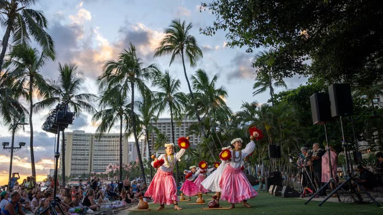 Waikiki Beach Summer Monday Makers Market 2026 in Waikiki, HI Dates, Handmade Goods, Live Entertainment, and What to Expect