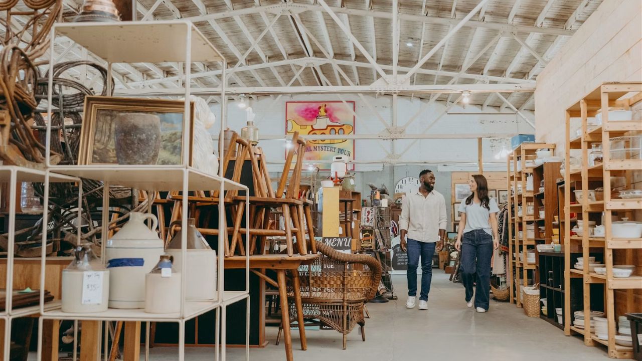Adamstown Summer Extravaganza 2026 in Adamstown, PA Dates, Antique Dealers, Vintage Treasures, and What to Expect