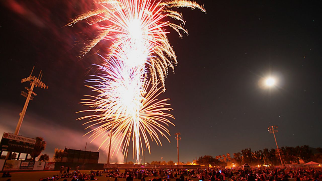 Palm Springs July 4 Fireworks 2026 Schedule, Event Timings, Parking, and Best Viewing Spots
