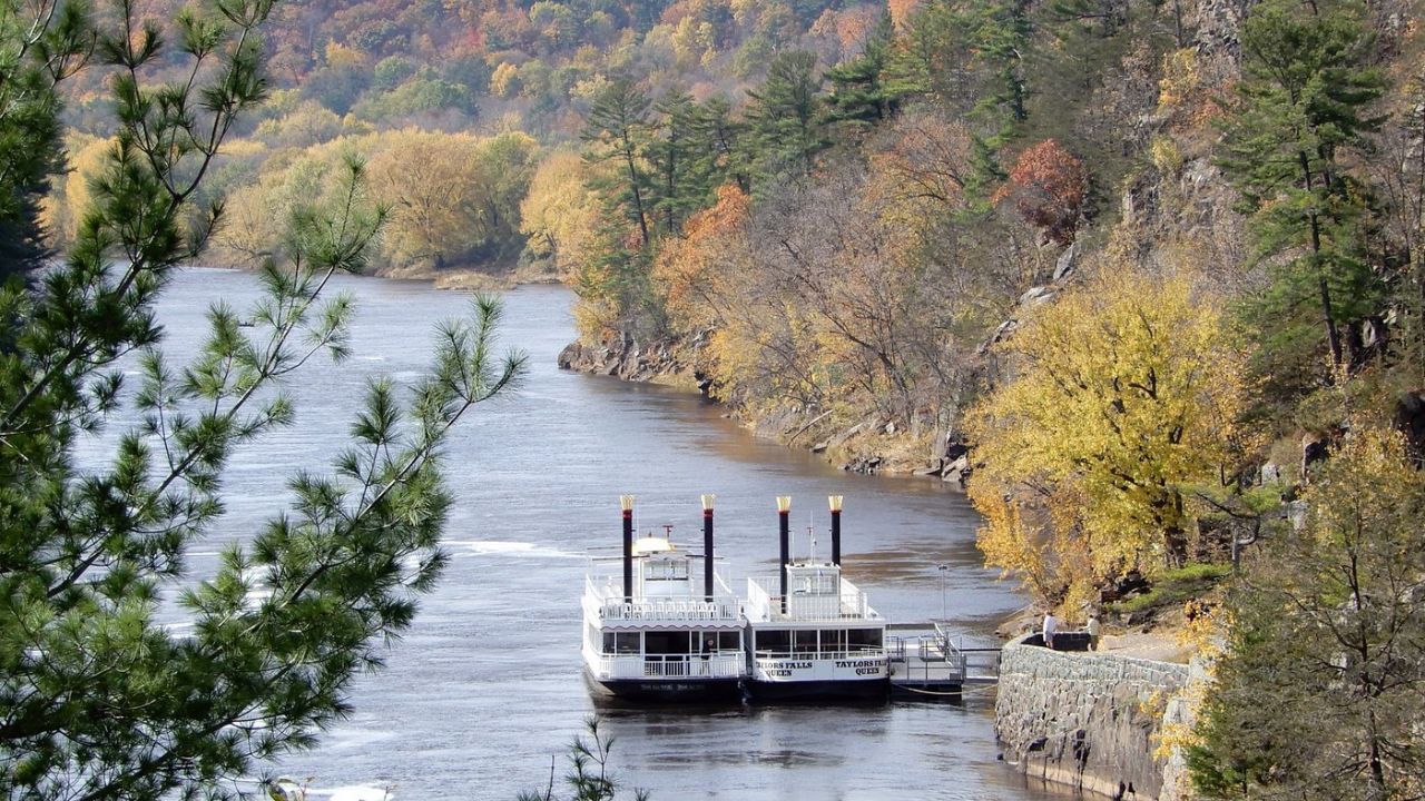 Saint Croix Falls Intuitive Living Winter Expo 2026 in Saint Croix Falls, WI Dates, Local Vendors, Shopping, and What to Expect