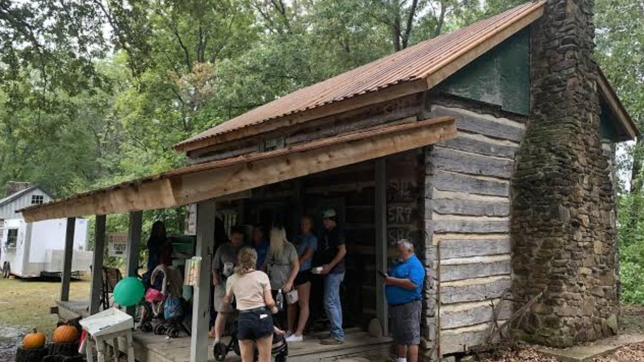 Kinmundy Fall Festival and Craft Show 2026 in Kinmundy, IL Dates, Venue, Craft Vendors, and Pioneer Demonstrations