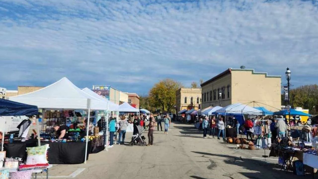 Omro Fall Night Market 2026 in Omro, WI Date, Location, Local Vendors, and Event Details
