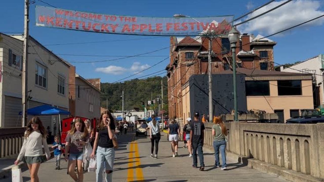Paintsville Apple Festival 2026 in Paintsville, KY Dates, Downtown Location, Food, Parades, and Family Activities