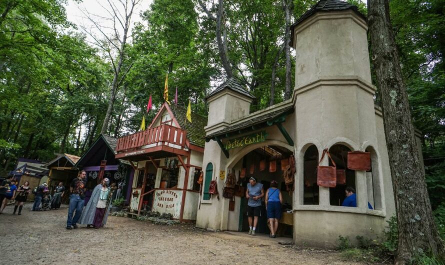 Pittsburgh Labor Day Weekend Renaissance Festival 2026 in West Newton, PA: Dates, Location, Medieval Entertainment, and Event Details