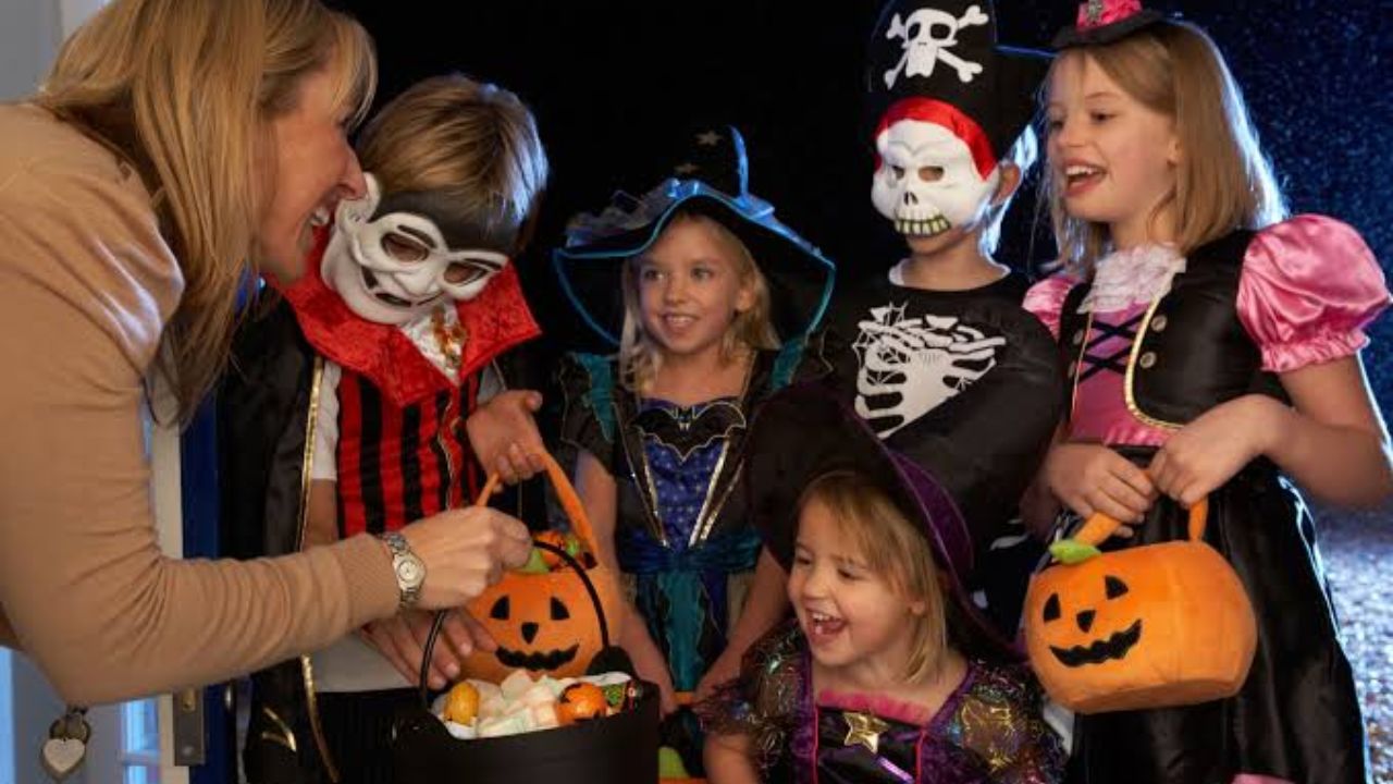 Halloween Events in Flagstaff, AZ 2026 Trick-or-Treating, Haunted Tours and Family Fun