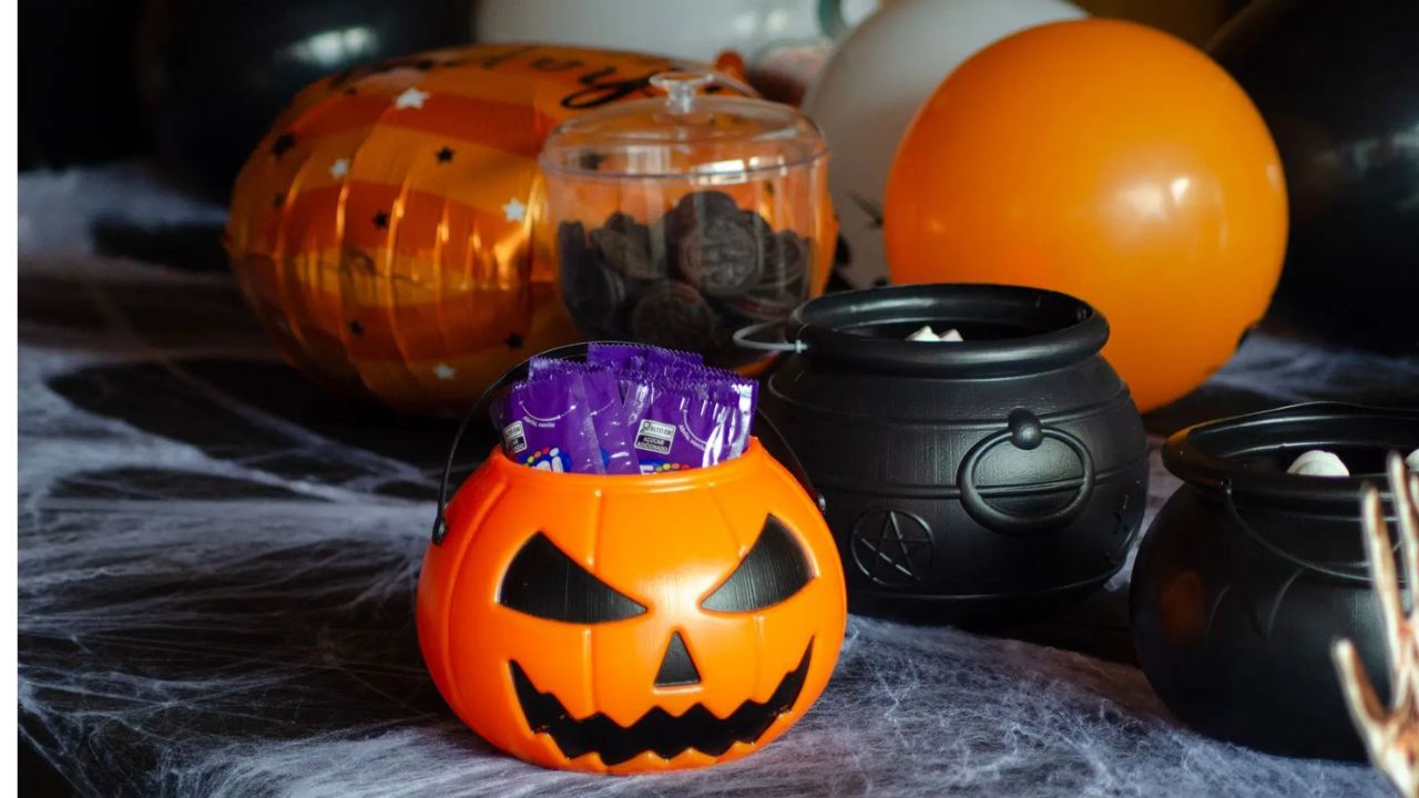 Green Bay Trick-or-Treat Times 2026: Official Halloween Hours and Events