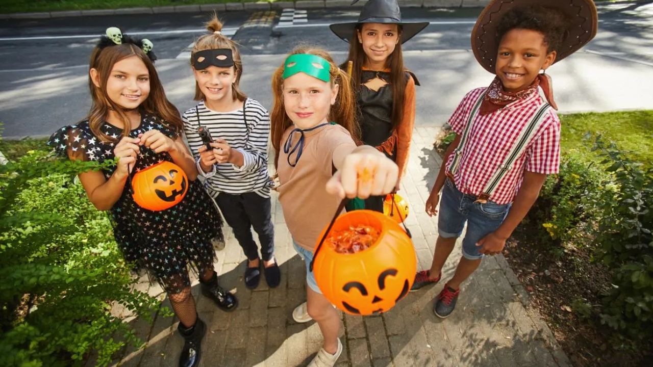 Louisville Trick-or-Treat Times 2026 Halloween Date, Hours and Local Events